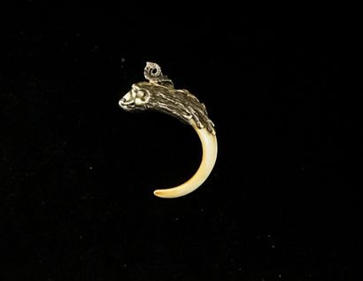 IMPORTANT PENDENTIF en argent min 800/°°...