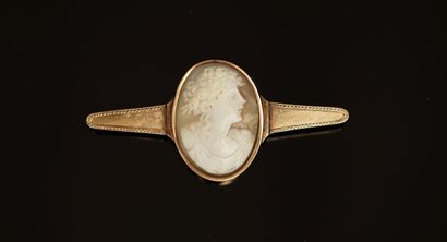 14K (585/°°) gold BARRETTE PINCH centered...
