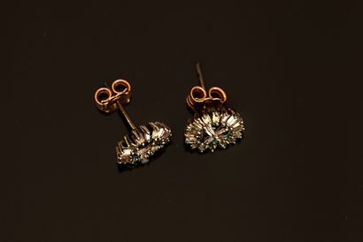 PAIR OF EARRINGS in black patinated 925/°°...