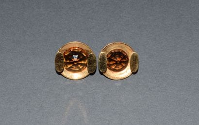 COLLAR BUTTONS in 18K (750/°°) yellow gold...