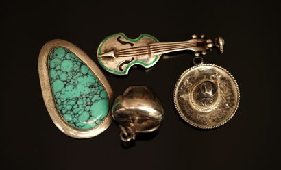 SET in silver min 800/°° and 925/°° comprising...