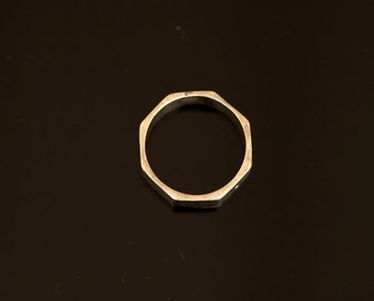 BAGUE JONC facettée en argent min 800/°°....