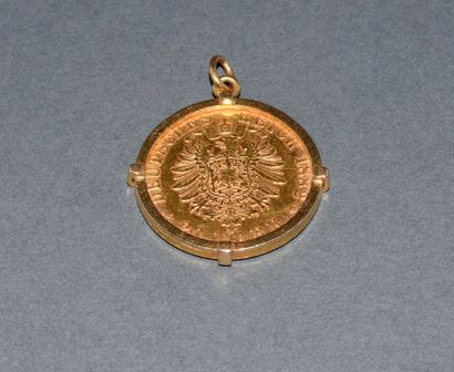 PIECE PENDANT in 18k (750/°°) yellow gold...