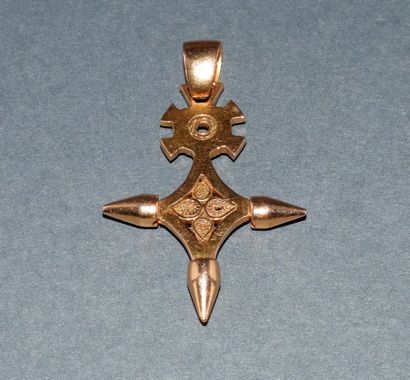 18K (750/°°) rose gold PENDANT featuring...