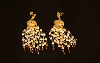PAIR OF EARPENDANTS in 925/°° gold-plated...
