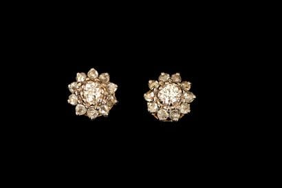 PAIR OF EARRINGS in 18K (750/°°) yellow and...