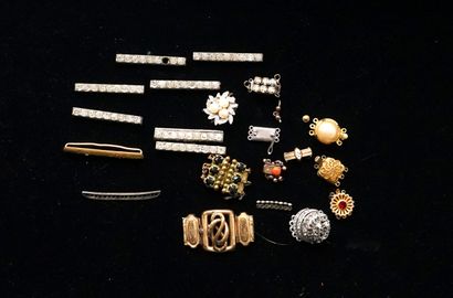 Silver-plated or gilded metal ENSEMBLE comprising...