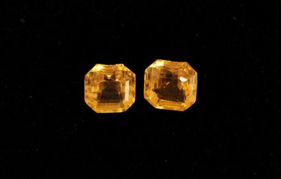 APPAIRAGE of square CITRINES with cut corners...