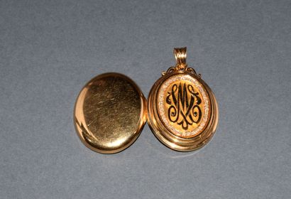 CASSOLETTE PENDANT in 18K (750/°°) yellow...