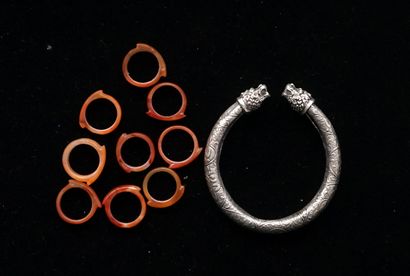 FANTAISIE - SET of 9 carved glass or carnelian...