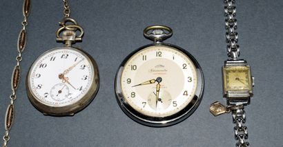 ENSEMBLE consisting of a silver GOUSSET WATCH...