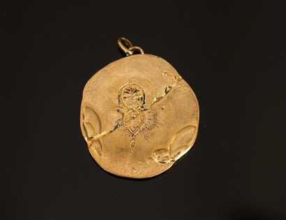 PIERRE YVES TREMOIS - Gilded metal pendant...