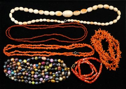 FANTAISIE - SET consisting of 4 SAUTOIRS...
