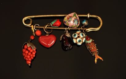 FANTAISIE - Metal NOURISHING PINGLE holding...