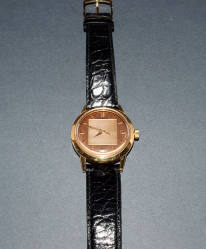 MOVADO - Wristwatch in 18K (750/°°) yellow...