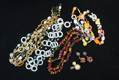FANTAISIE - Mother-of-pearl and seed beads...