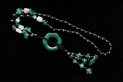SAUTOIR in hard stone, agate, onyx and toupie...