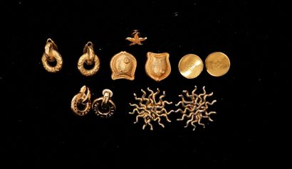 GOLDEN METAL SET including:
AGATHA - 3 PAIRS...