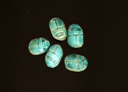 FANTAISIE - SET OF 5 SCARABEE beads in green...