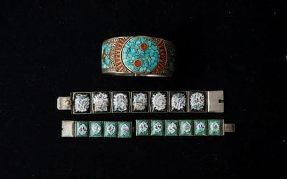 SET in silver-plated metal comprising 2 BRACELETS...