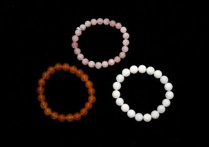 SET includes 3 BRACELETS mounted on elastic...