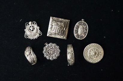 SET in silver min 800/°° comprising 2 openwork...