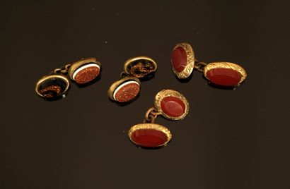 Gilded metal and pompom set comprising 2...