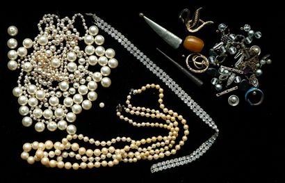 FANTAISIE - SET of various imitation pearls,...