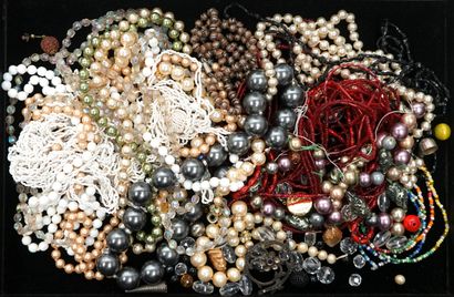 FANTAISIE - SET of COLLARS or SAUTOIRS in...