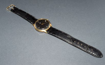 LIP - 18K (750/°°) yellow gold self-winding...