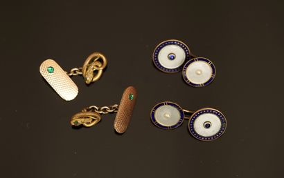Gilded metal SET including 2 PAIRS OF HANDLEBUTTONS...