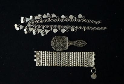 Silver-plated metal SET including 1 large...