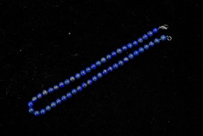 NECKLACE with round lapis lazuli balls, D:...