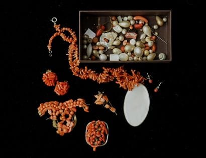 Gilt or silver-plated metal and coral ENSEMBLE...