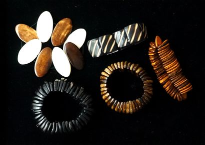 FANTAISIE - SET of 5 BRACELETS mounted on...
