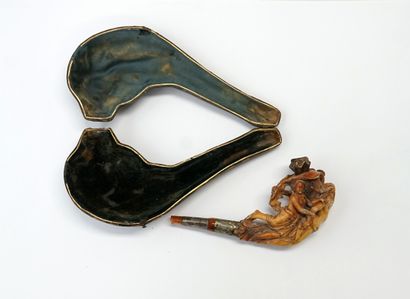 Pipe à fourneau en écume de mer à décor d'homme...
