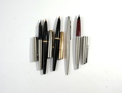 PARKER - Ensemble de 5 stylos laque noire...
