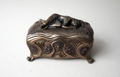 Coffret en résine patiné style Art Nouveau...