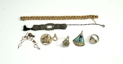 Ensemble en argent 925/°° et min 800/°° comprenant...