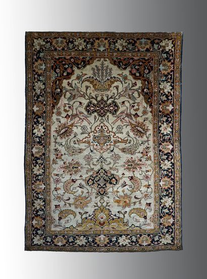 TAPIS KILIM soie noué main fond beige bordure...