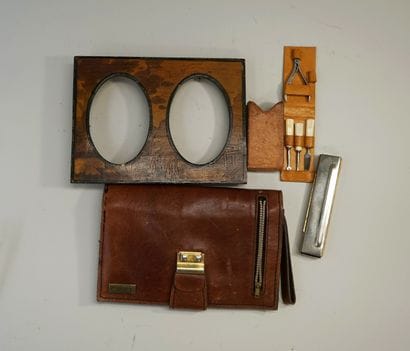 Ensemble vintage comprenant 1 pochette en...