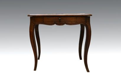 Table en bois naturel style Louis XV. H:...