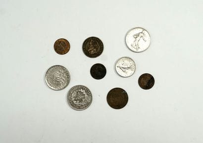 Lot de pièces françaises démonétisées.
