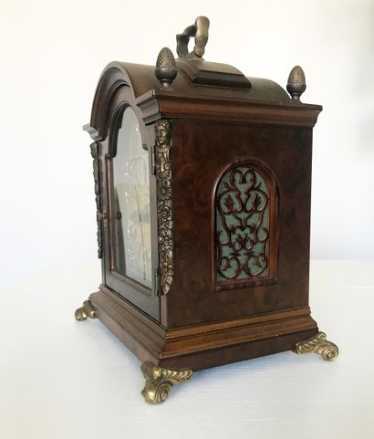 Pendule de table en bois naturel à chapeau...