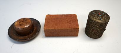 Ensemble de 3 boîtes en métal, en bois et...