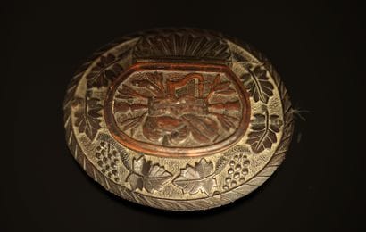 Tabatière ovale en bois sculpté à motif de...