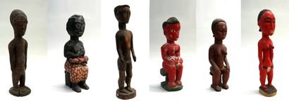 Ensemble de 6 statues comprenant :
- un homme...