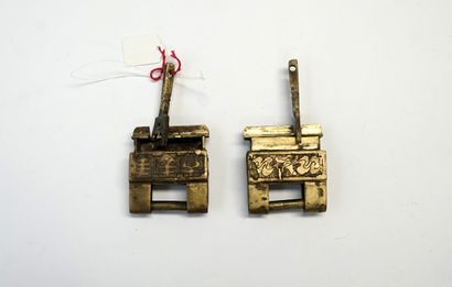 Ensemble en bronze ou laiton comprenant 2...