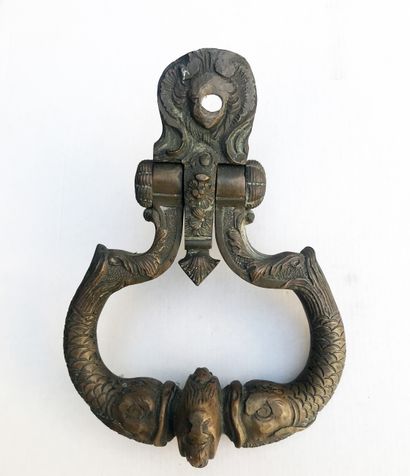 Heurtoir de porte en bronze représentant...
