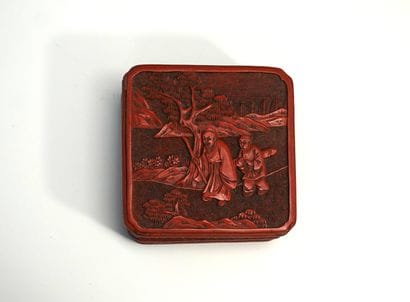 Boite carrée en laque rouge à décor de lettré...